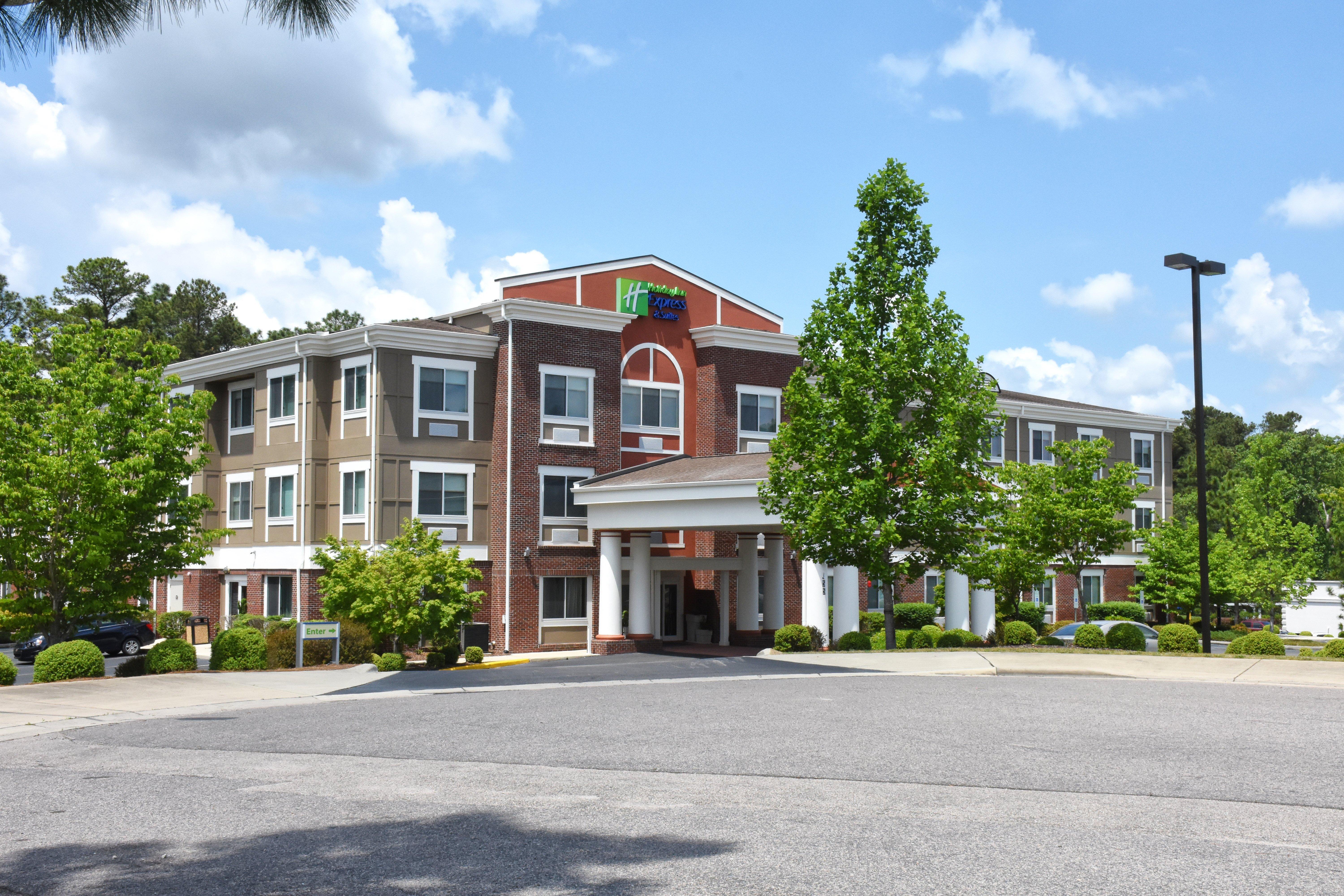 Holiday Inn Express & Suites Southern Pines-Pinehurst Area By Ihg Exterior foto