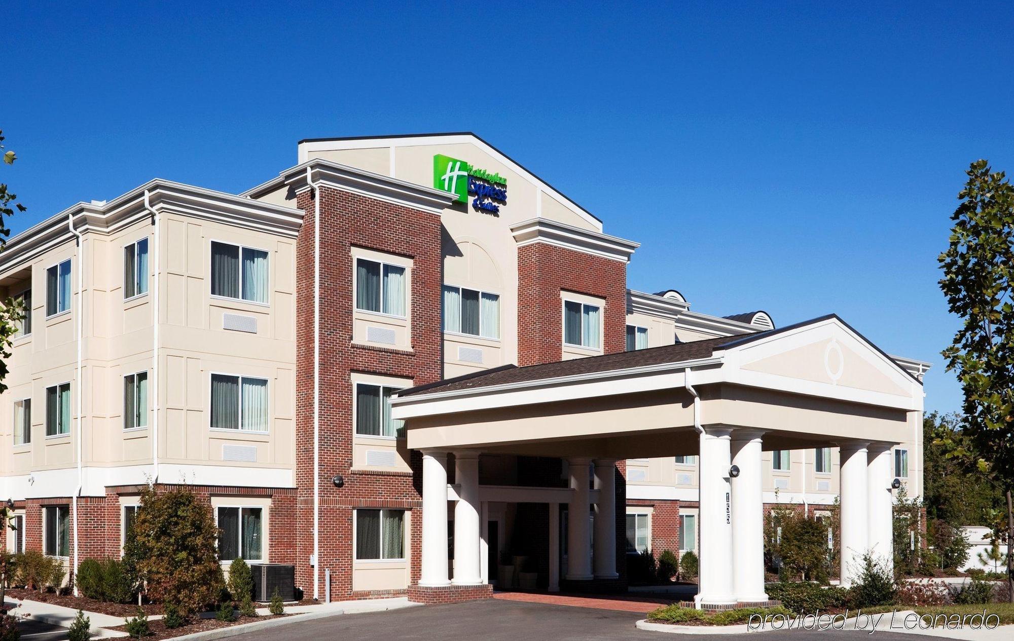 Holiday Inn Express & Suites Southern Pines-Pinehurst Area By Ihg Exterior foto